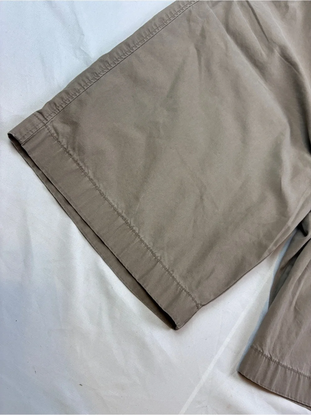 J. Crew Men's Flat-Front Chino Shorts in Tan/Gray